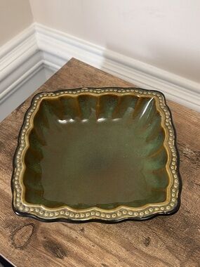 Roscher & Co. Hobnail Collection Square Stoneware Serving Bowl in Black